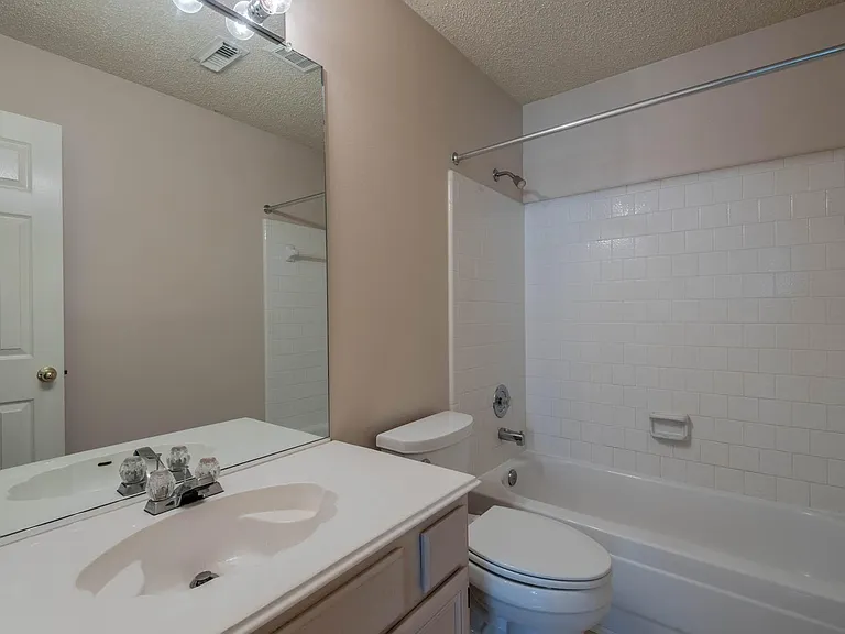 8926 Village Hills Dr — Photo 16