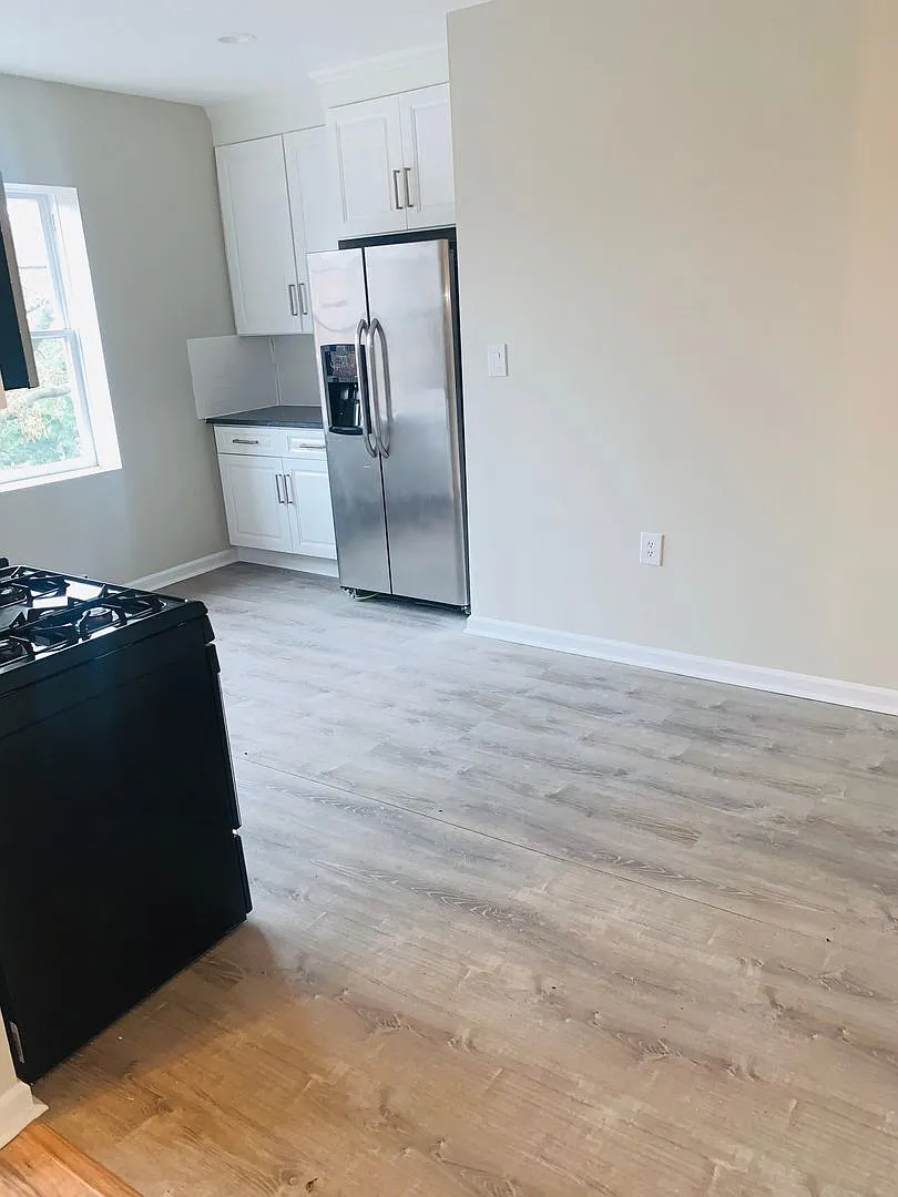 327 Market Street — Photo 3