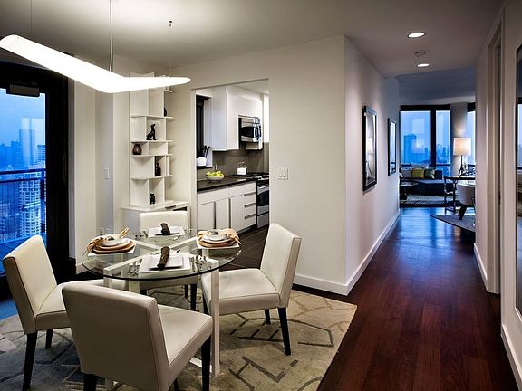 3rd image of 200 W 67th St APT 34