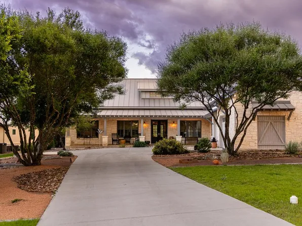 4064 Comanche Trace Dr E, Kerrville, TX 78028