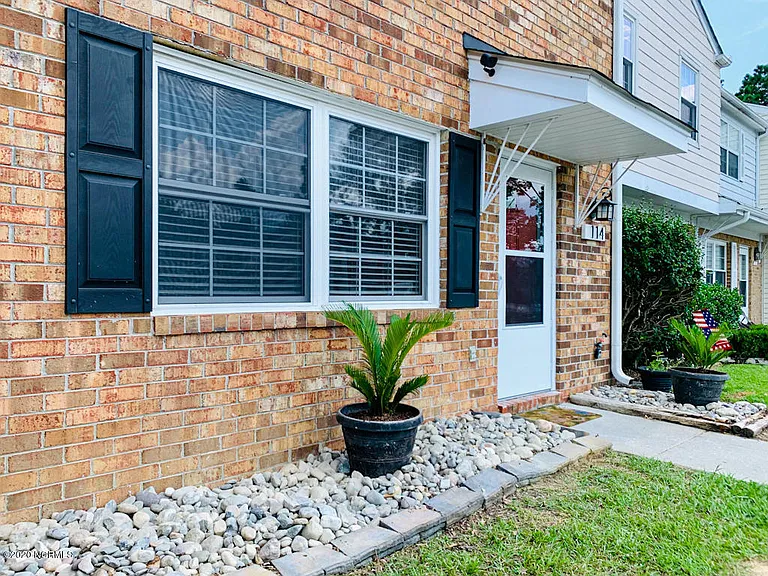 114 Villa Dr — Photo 40