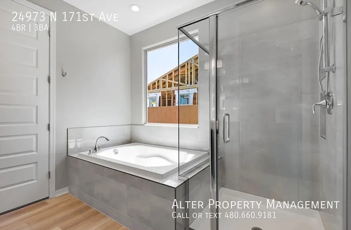 4 bed, 2800 sqft, $2,895 — Photo 2