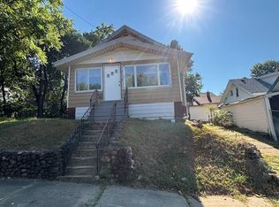 409 Pioneer St, Akron, OH 44305