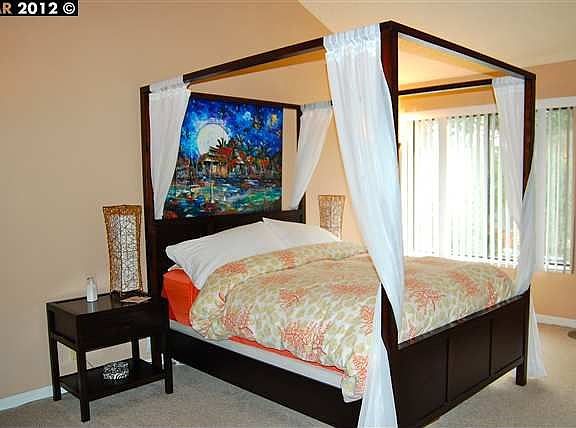 5th image of 2328 Sweetwater Dr