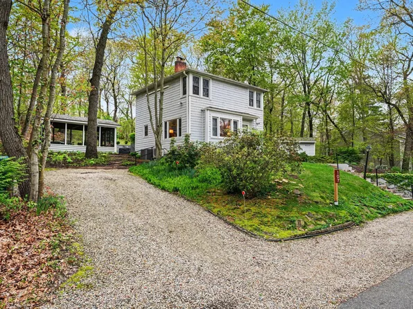 107 W Stillwater Ave, Beverly Shores, IN 46301