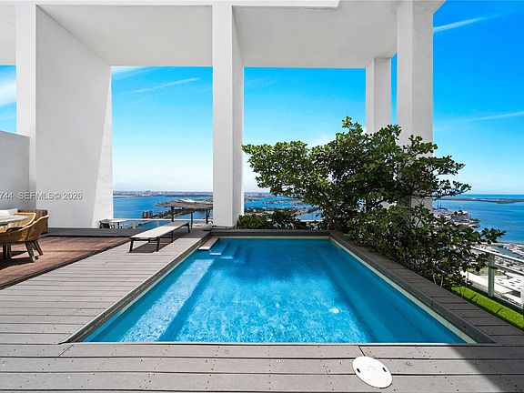 4th image of 1040 Biscayne Blvd APT 4602