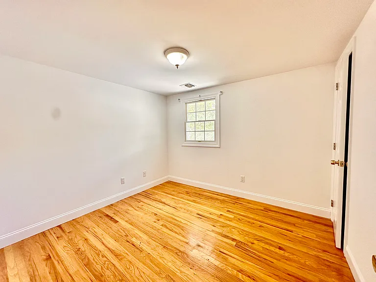 17 Woodfield Ave — Photo 6