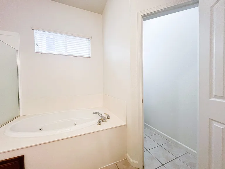 9721 Toscano Dr — Photo 47