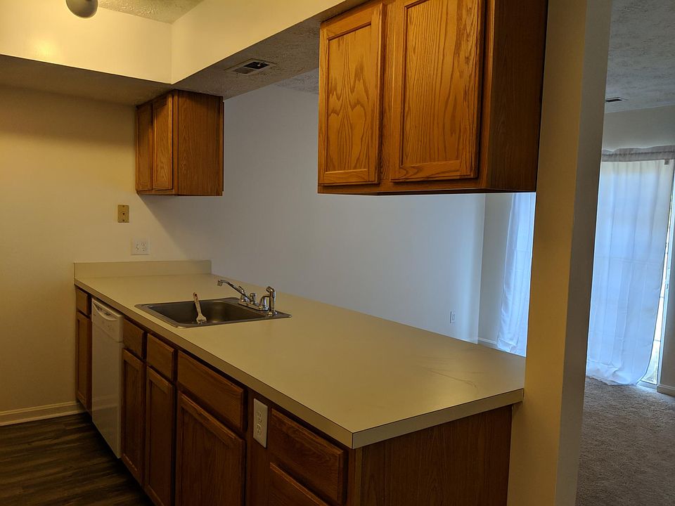1st image of 46365 Columbus Dr Unit 903