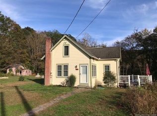 142 Pepper St, Monroe, CT 06468