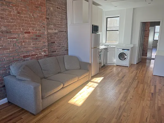 Rented by Anna Pastoressa, LREB | media 5