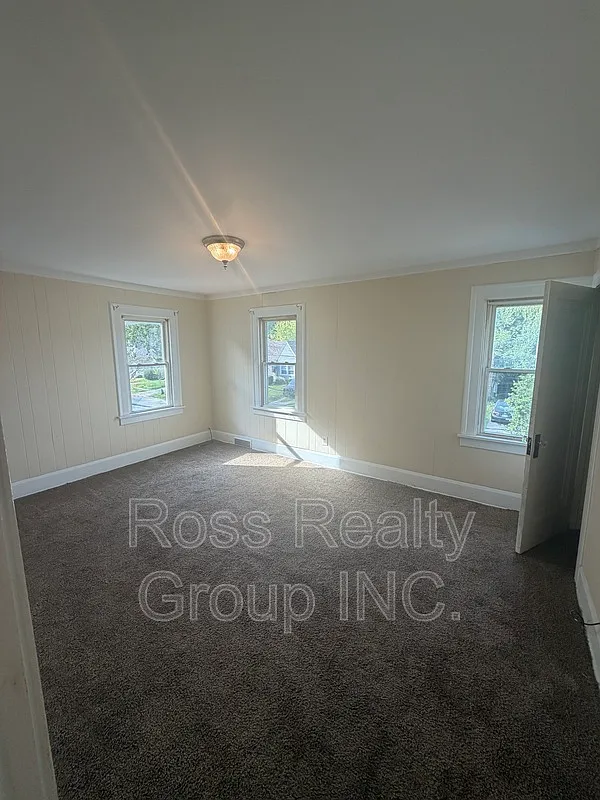 1 bed, 1.0 bath, 875 sqft, $700 — Photo 1