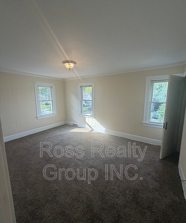 1st image of 1725 Mansfield Rd