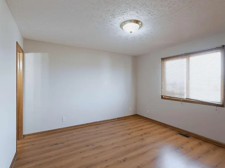 8604 Delphinium Ln — Photo 18