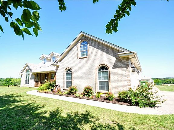 2nd image of 150 Herford Ct