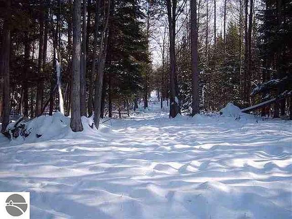 5th image of Clam Lake Rd