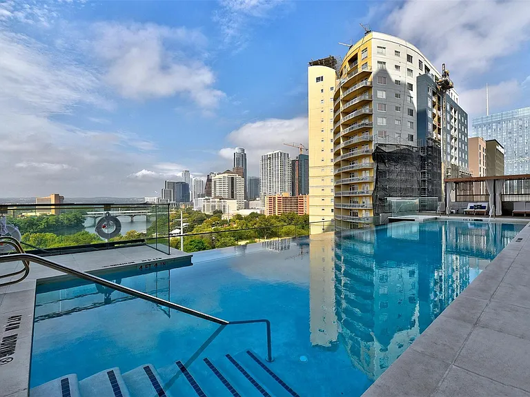 70 Rainey St #1807 — Photo 37