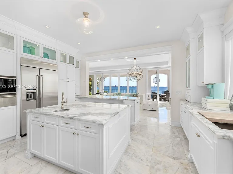 1460 S Treasure Dr — Photo 20