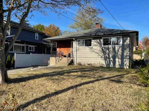 72XX Curtis St, Burnaby, BC V5A 1J6