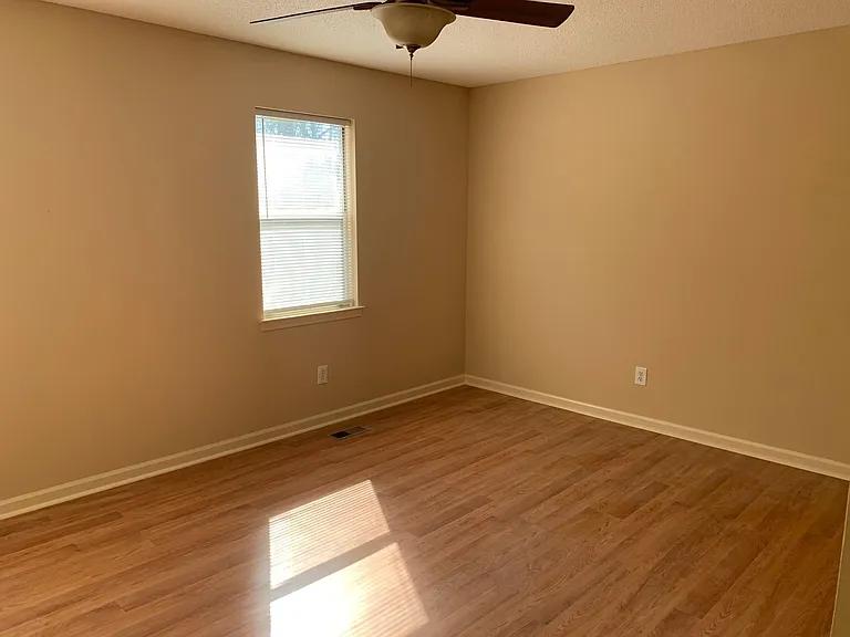 9634 Williamsburg Dr — Photo 3