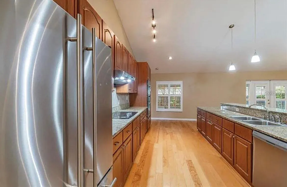 4 bed, 1890 sqft, $3,150 — Photo 3