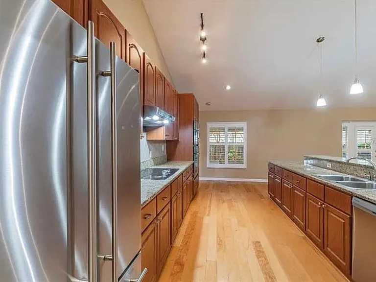 4914 N Mendenhall Dr — Photo 3
