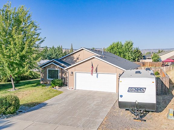 3rd image of 7327 Boyd Pl