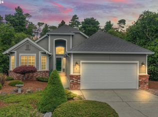 4 Mariners Ln, Florence, OR 97439