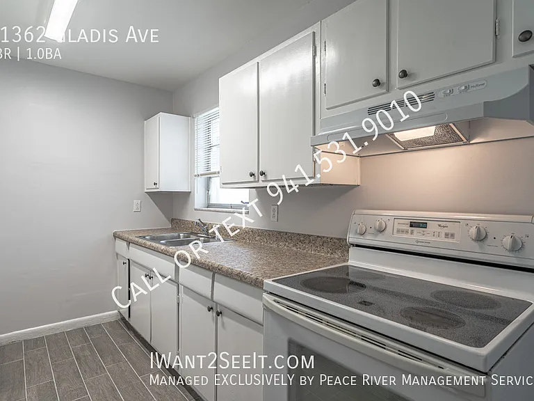 21362 Gladis Ave — Photo 8