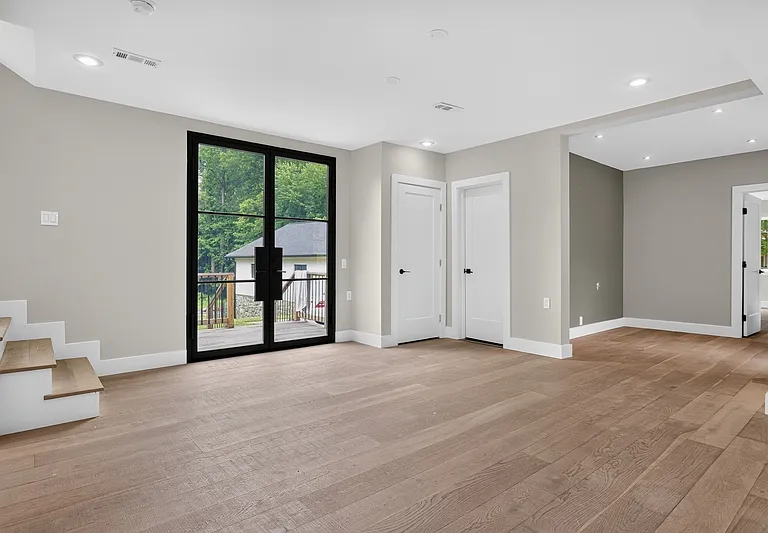 7818 Leland Rd — Photo 9