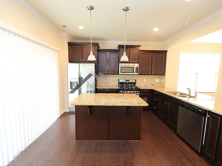 200 Mount Evans Dr — Photo 8
