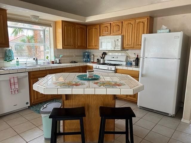 1st image of 2069 E Los Lagos Dr