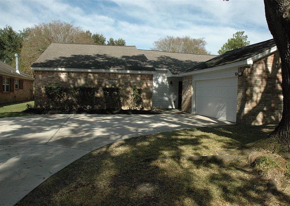 1st image of 14734 Elmont Dr