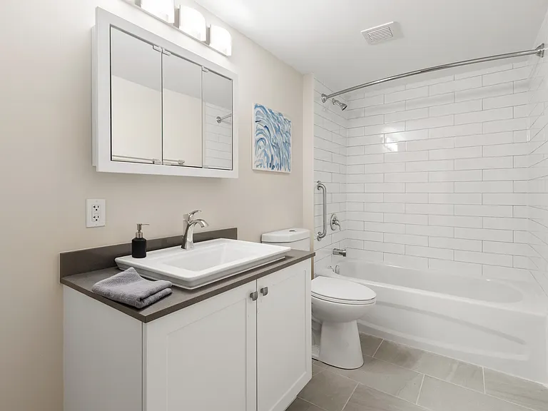 144 Barrett Ct — Photo 6