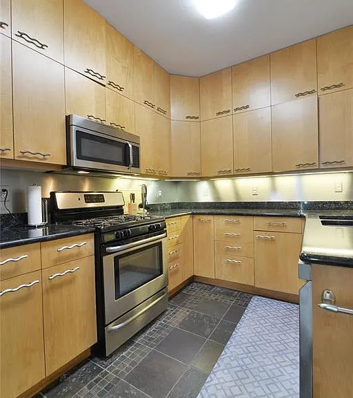 8045 Watkins Dr — Photo 26