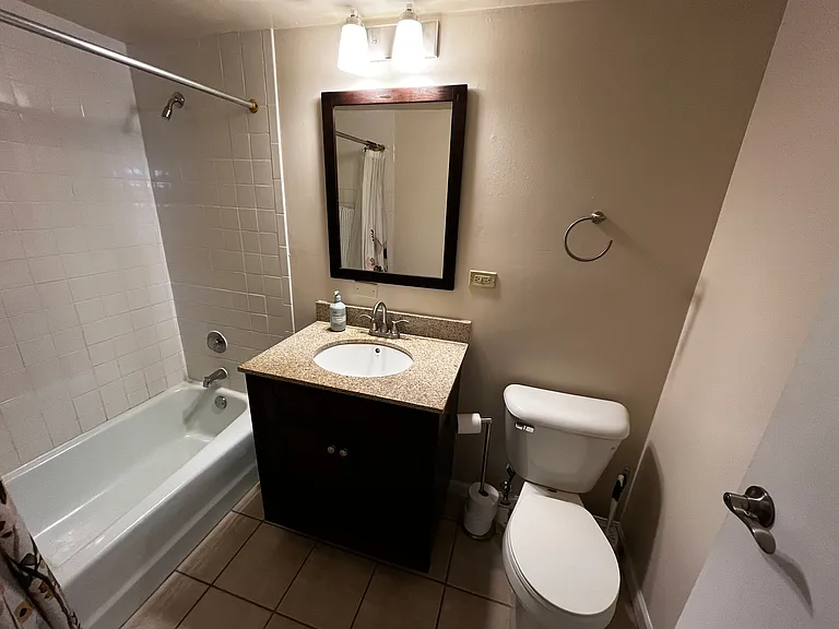 560 Lawrence Ave #211 — Photo 2