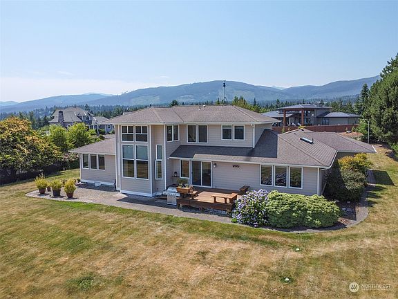 4th image of 721 Spyglass Lane