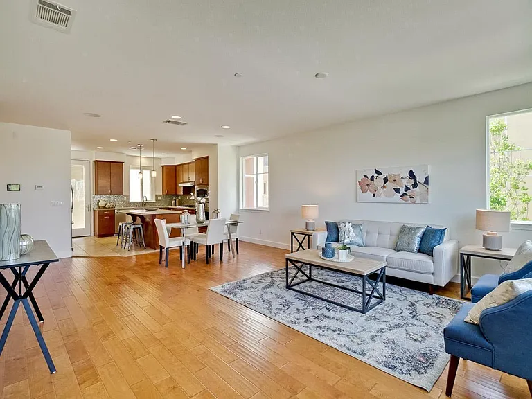 1056 Duane Ct — Photo 5
