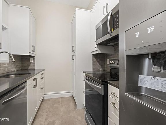 5th image of 22 E 66th St APT 3