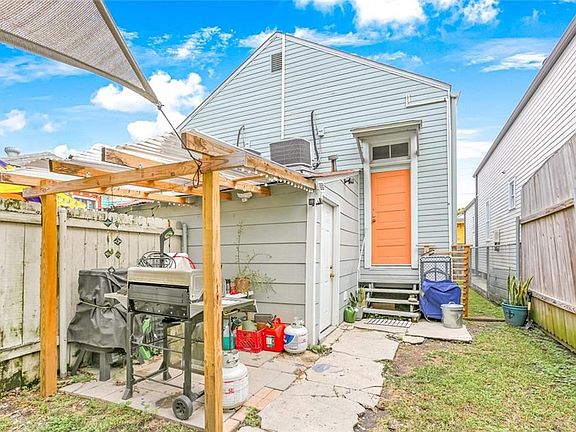 5th image of 3012 Saint Ann St #14