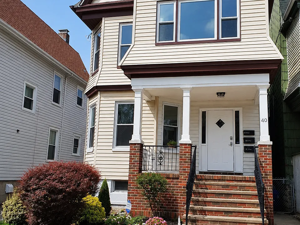 40 Olive St #2