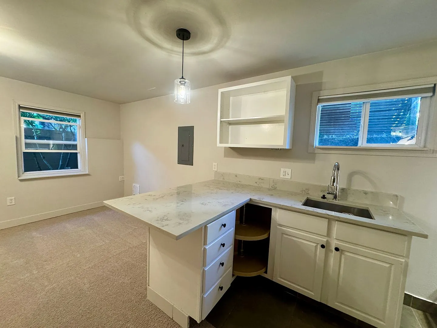 1 bed, 1 bath Condo - Walk score 92! — Photo 3