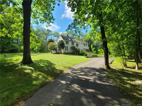 1 Chelsea Drive, Danbury, CT 06811