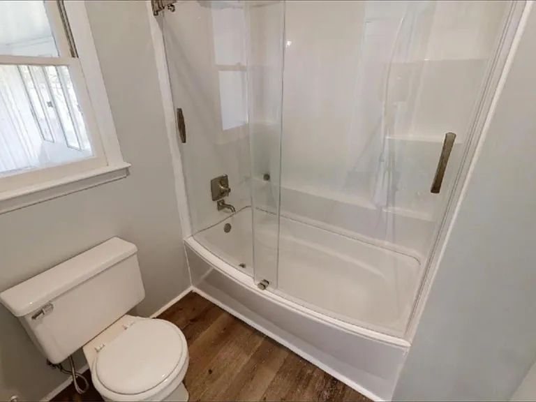 102 Montrose Dr — Photo 10