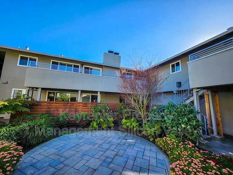 460 Lassen St #7 — Photo 5
