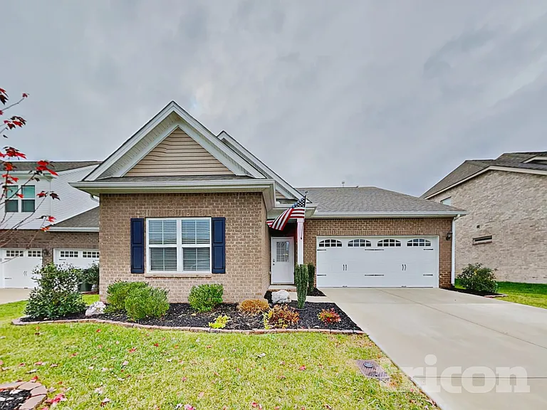 1139 Westgate Dr — Photo 2