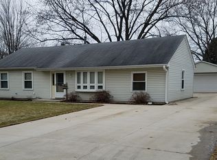 68 Eastfield Rd, Montgomery, IL 60538