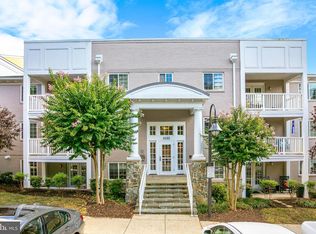 4193 S Four Mile Run Dr UNIT 202, Arlington, VA 22204