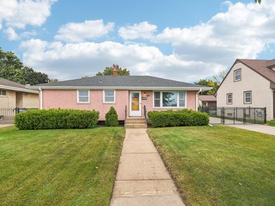 137 South St E, South Saint Paul, MN, 55075