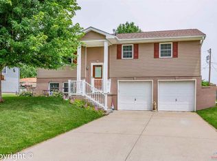 817 Manor Ct, Sedalia, MO 65301